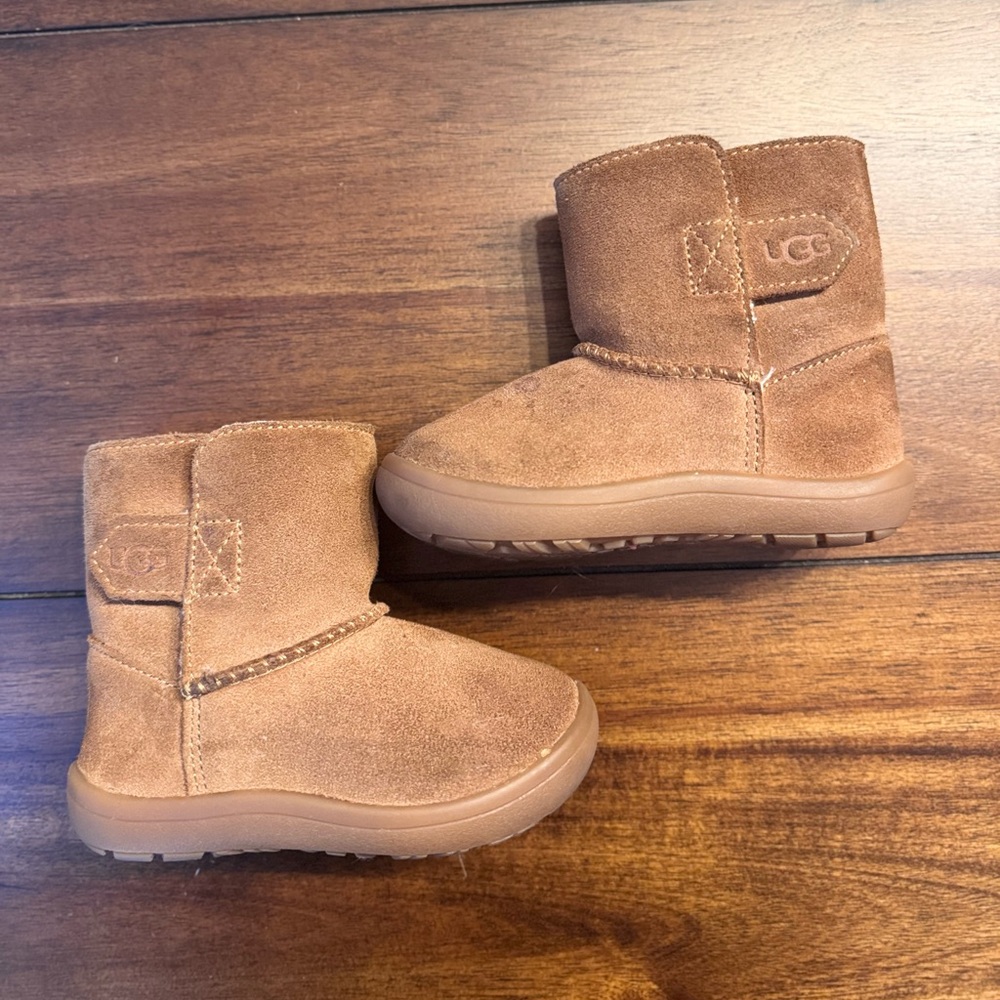 Ugg Keelan II Baby Boot Chestnut Size 5‎